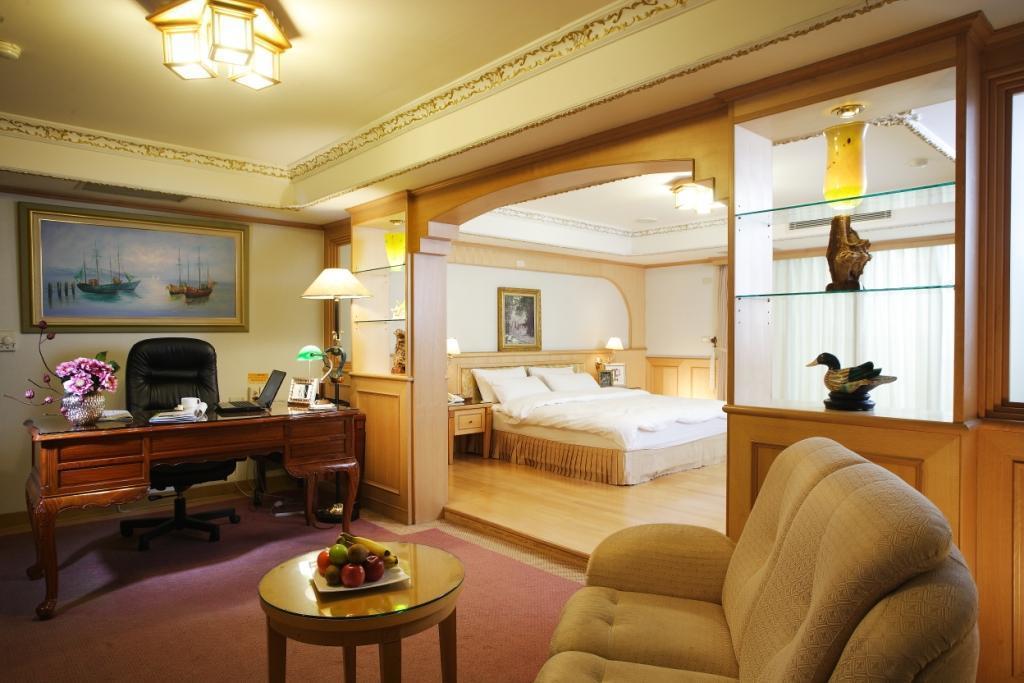 Kingdom Hotel Hsinchu Extérieur photo