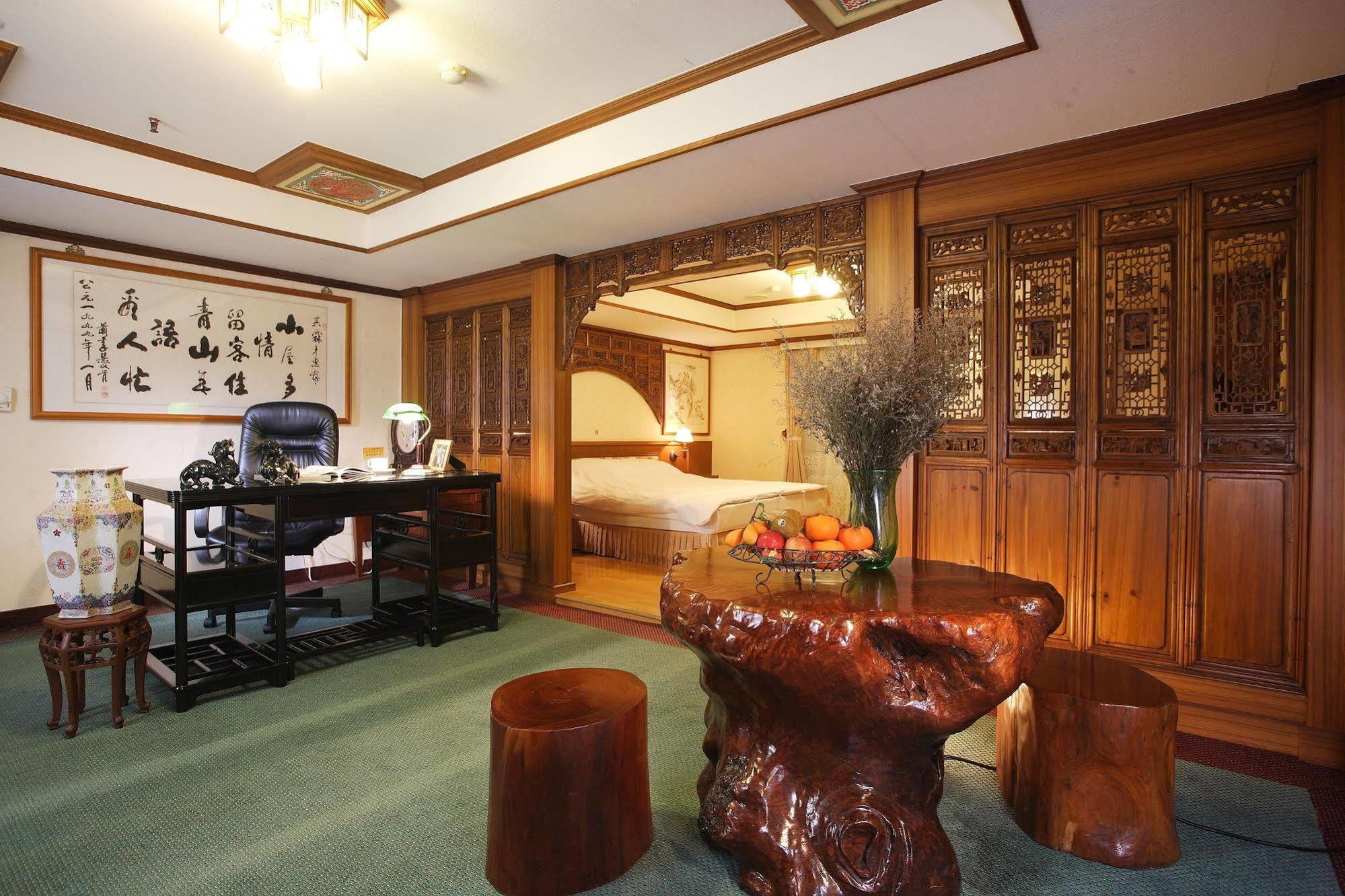 Kingdom Hotel Hsinchu Extérieur photo